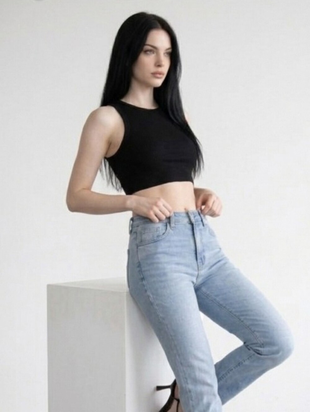 EUC Gap Size 26 Universal Jegging Sky High Rise Raw Hem Jeans!